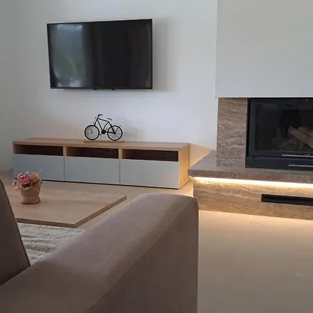 Hillside In With Pool, Terrace, And Stunning View Vila *