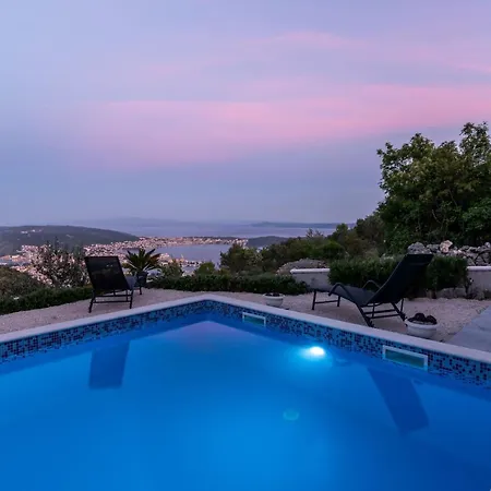 Hillside In With Pool, Terrace, And Stunning View Villa